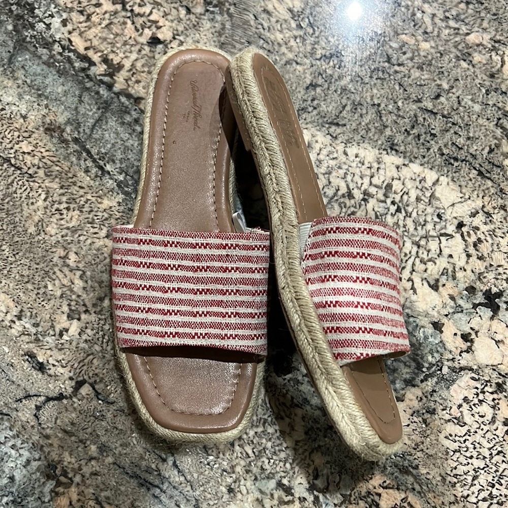 Universal Thread Slides